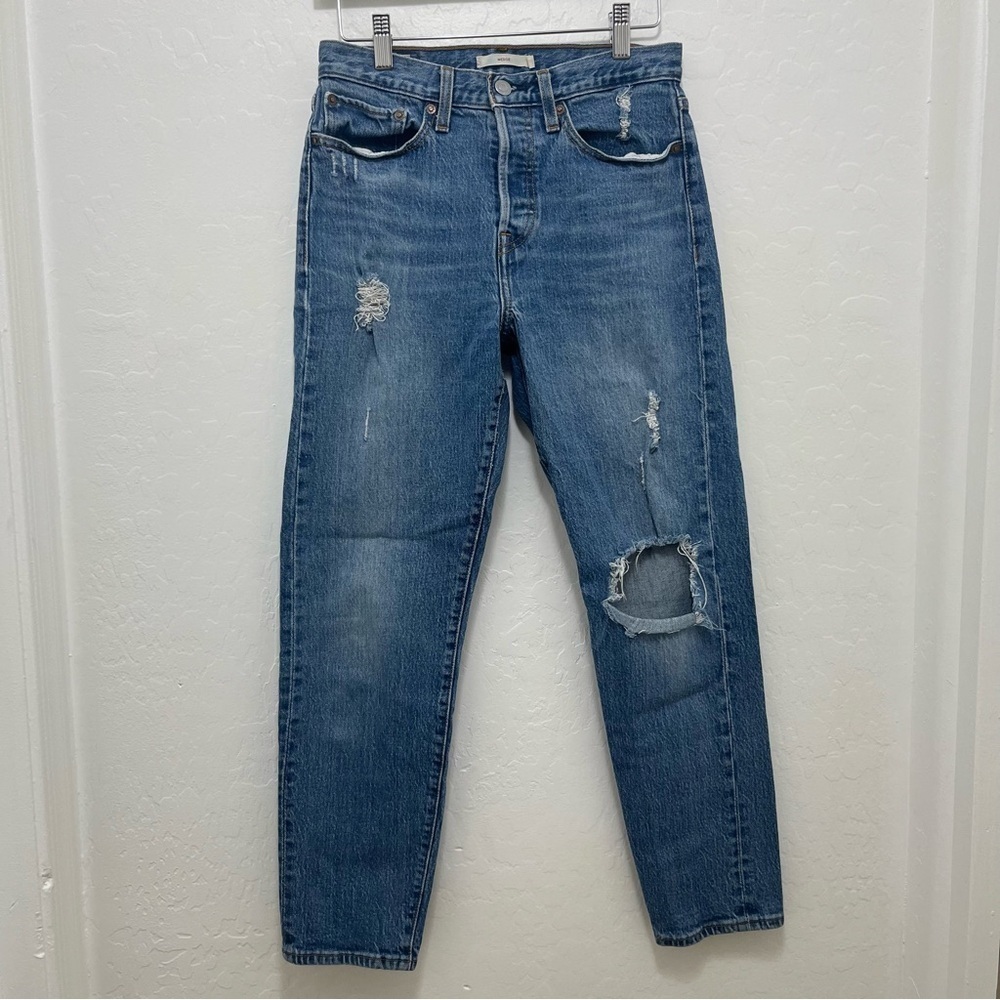 Levi’s Premium Distressed Wedgie Jeans Women’s Size 27